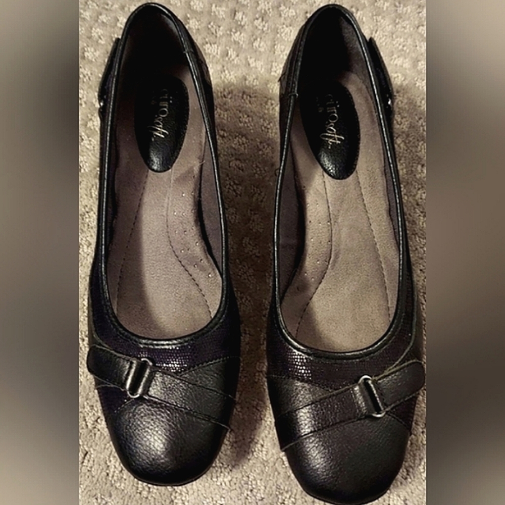 Leather wedges by Sofft Eurosoft- Black with sparkle, size 11 women's